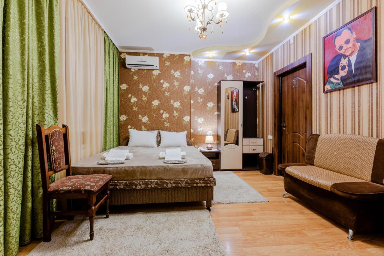 Poznyakoff Aparthotel Kyiv Exterior photo