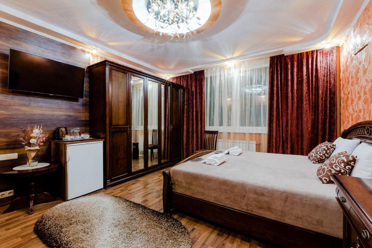 Poznyakoff Aparthotel Kyiv Exterior photo