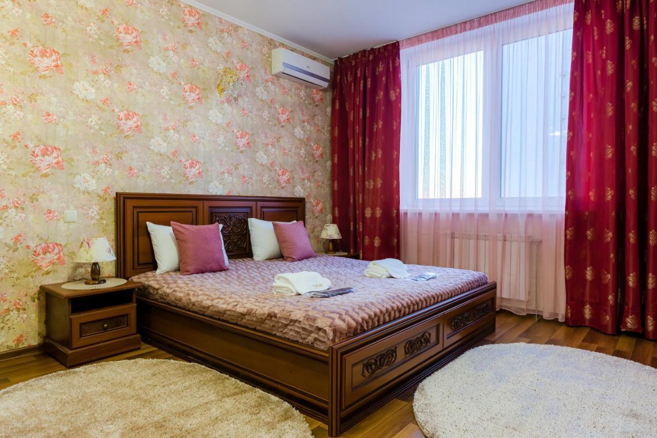 Poznyakoff Aparthotel Kyiv Exterior photo